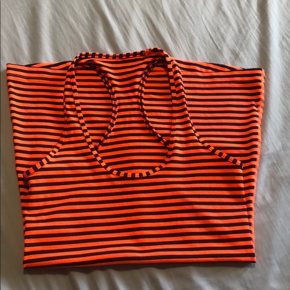 Lululemon Tank Size 4 - Picture 3 of 3